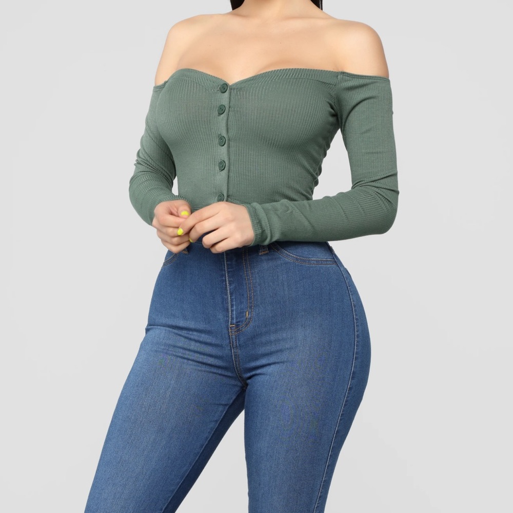💚Off The Shoulder Crop Top💚